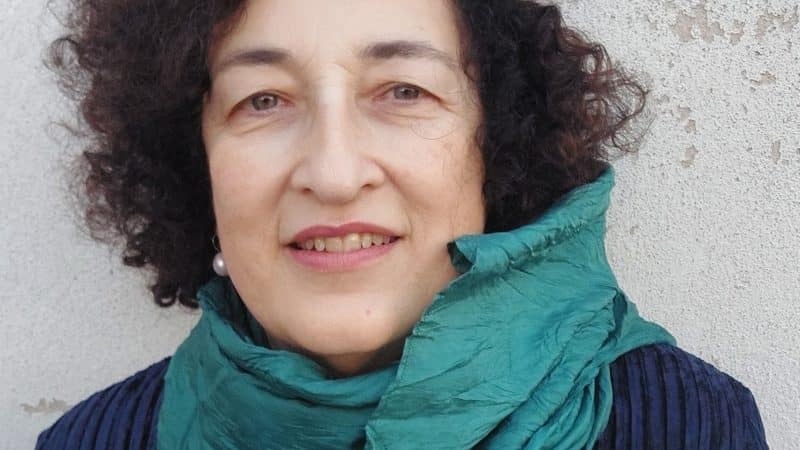 Η ΜΑΡΙΑ ΜΑΜΑΛΙΓΚΑ ΜΙΛΑ ΓΙΑ ΤΟΝ ΣΚΗΝΟΘΕΤΗ ΓΙΑΣΟΥΤΖΙΡΟ ΟΖΟΥ
