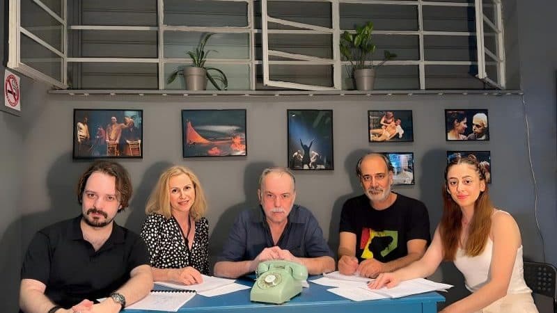 STUDIO ΜΑΥΡΟΜΙΧΑΛΗ | “ΜΙΑ ΜΙΚΡΗ ΠΑΡΗΓΟΡΙΑ” ΤΟΥ Ρ. ΚΑΡΒΕΡ